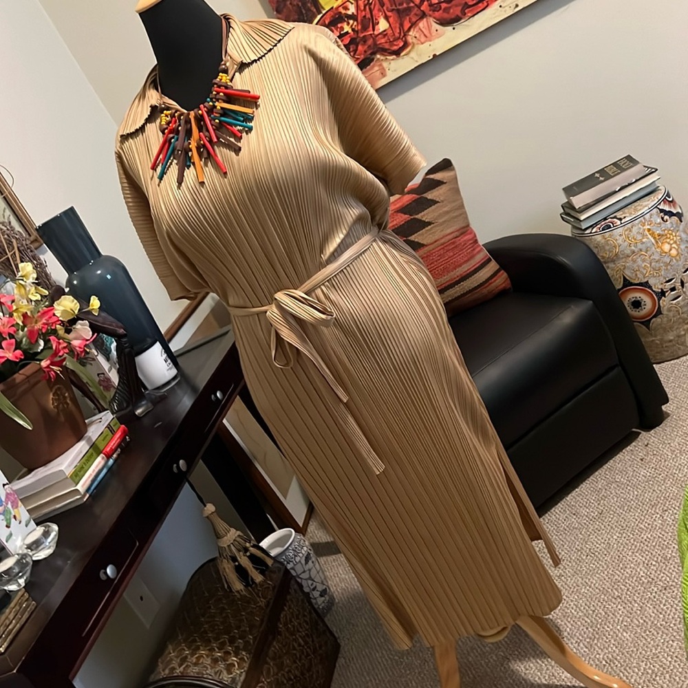 The fluid dress by Sharagano!